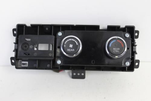 2010-2012 Nissan Pathfinder Rear A/C Heater Temperature Control Unit 27511-Zs00B