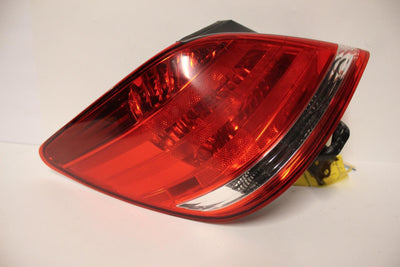 2005-2007 TOYOTA AVALON  DRIVER SIDE REAR TAIL LIGHT 28745 - BIGGSMOTORING.COM