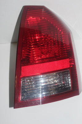 2005-2007 CHRYSLER 300 PASSENGER SIDE REAR TAIL LIGHT 28690 - BIGGSMOTORING.COM