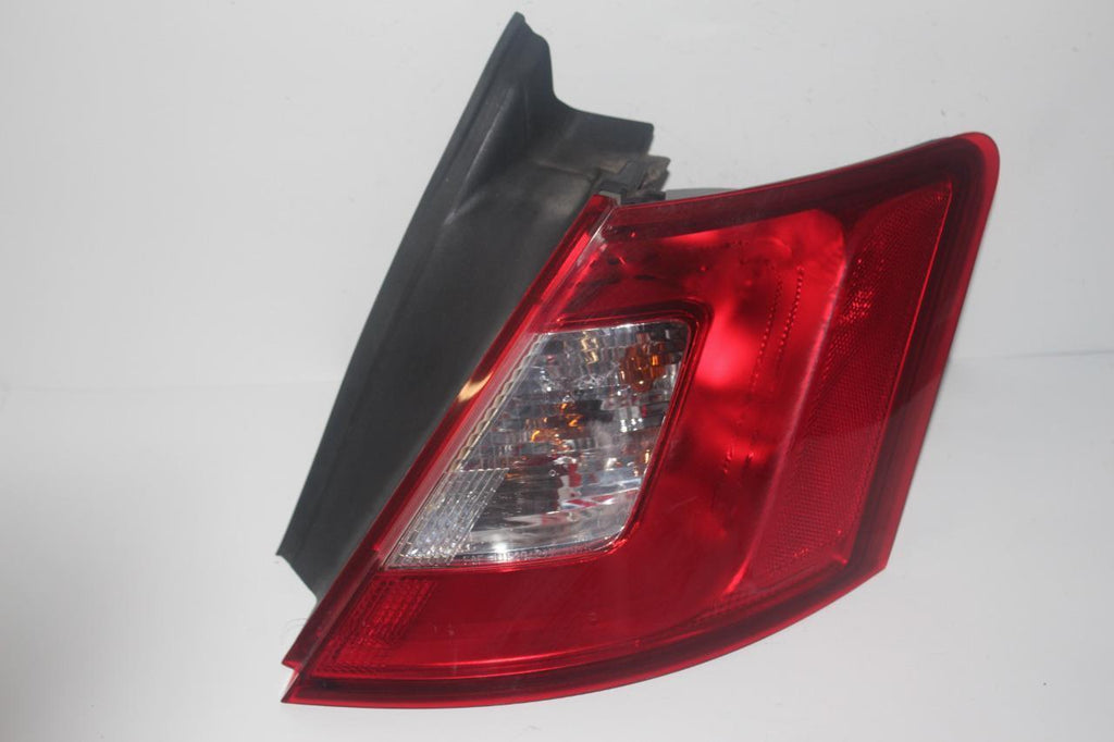 2010-2012 FORD TAURUS PASSENGER RIGHT SIDE REAR TAIL LIGHT 29507