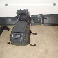 99-02 AVALANCHE SUBURBAN YUKON TAHOE SILVERADO CENTER CONSOLE new body style onl