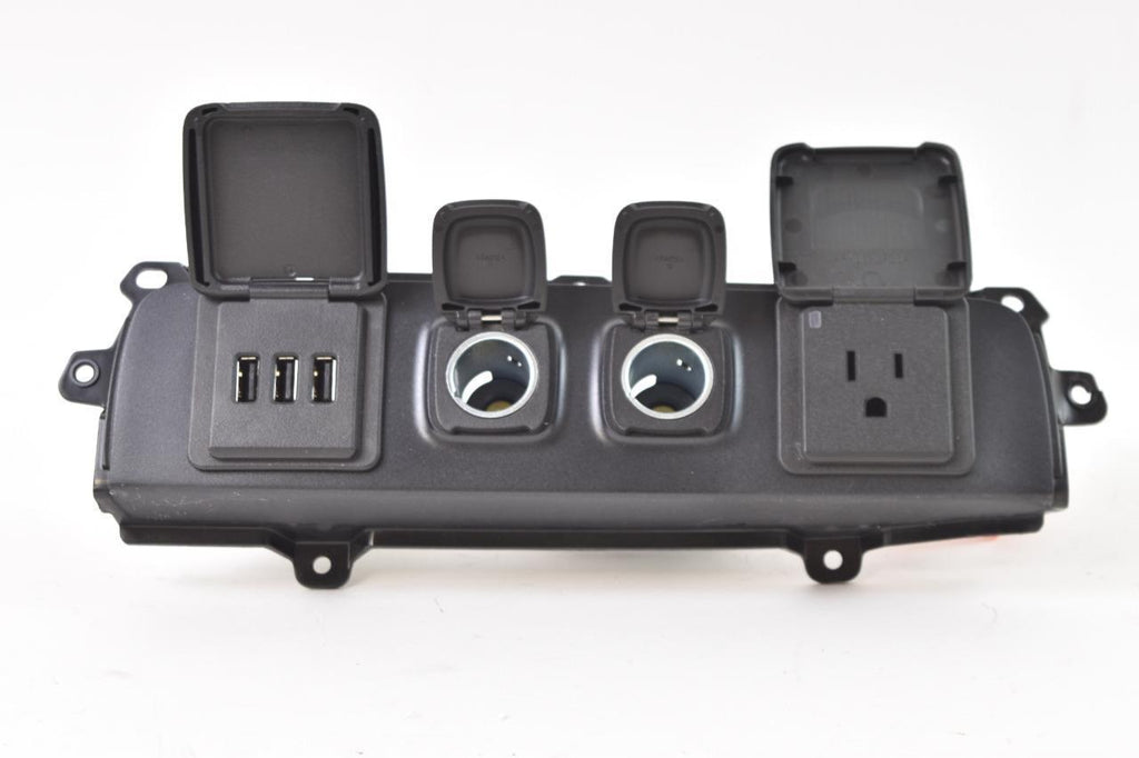 2015-2016 CHEVY SILVERADO AUXILIARY  JACK 3 USB PORT 13581217