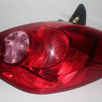 2007-2012 NISSAN VERSA PASSENGER SIDE TAIL LIGHT