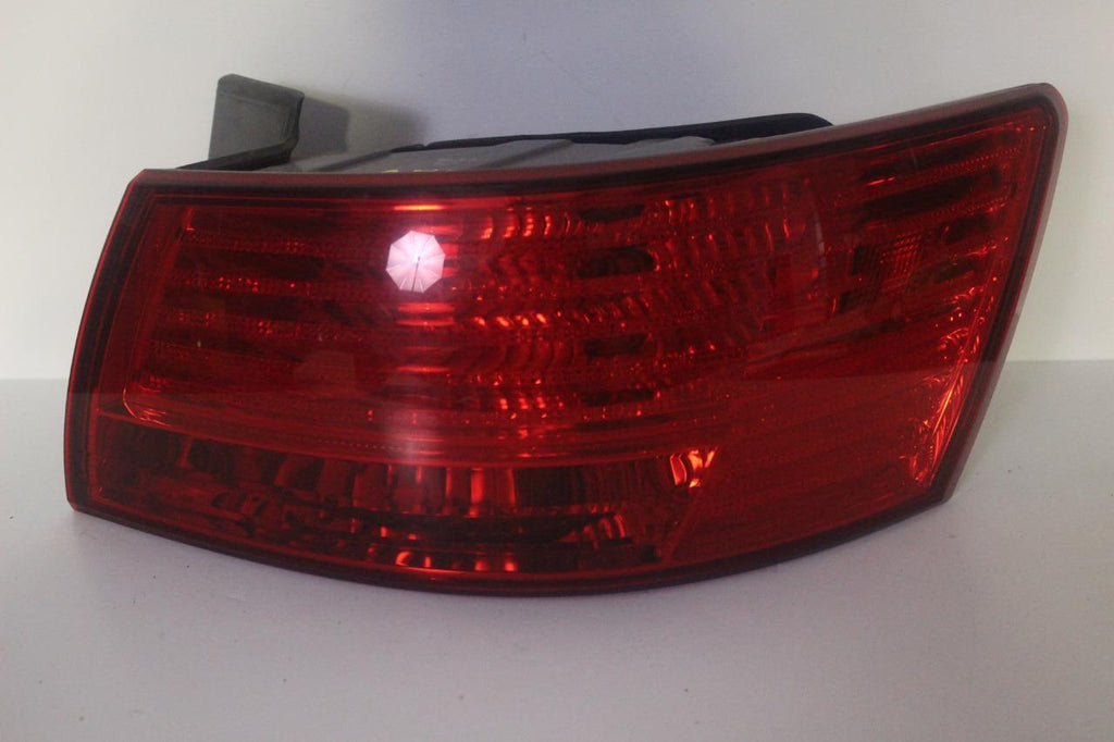 2009-2010 HYUDAI SONATA  RIGHT PASSENGER SIDE TAIL LIGHT  27953