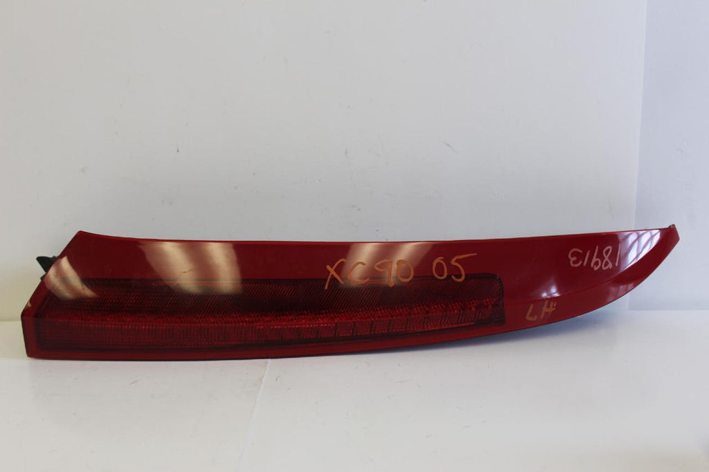 2003-2006 VOLVO XC90 DRIVER SIDE REAR TAIL LIGHT 30678220 - BIGGSMOTORING.COM