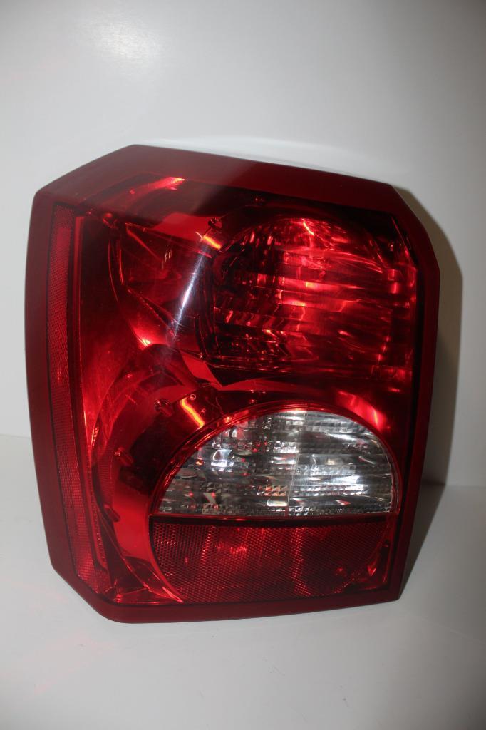 2007-2012 DODGE CALIBER DRIVER LEFT SIDE REAR TAIL LIGHT 29567  # RE-BIGGS