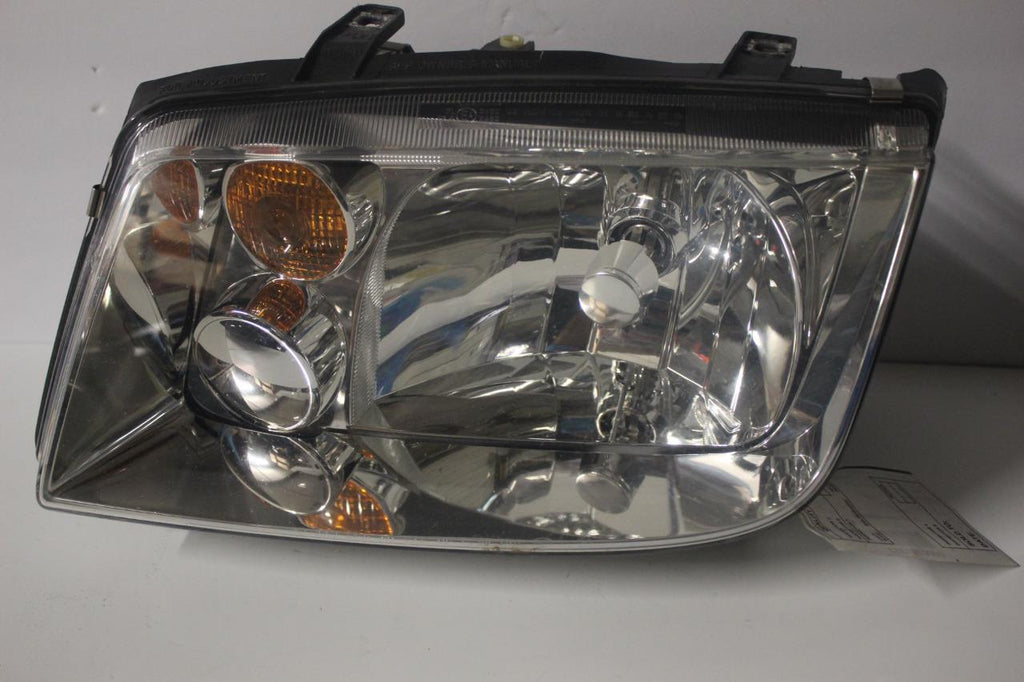 2002-2006 VOLKSWAGEN JETTA FRONT DRIVER SIDE HEADLIGHT 26018 - BIGGSMOTORING.COM