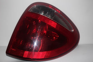 2001-2003 DODGE CARAVAN TOWN & COUNTRY  RIGHT PASSENGER SIDE TAIL LIGHT  27985 - BIGGSMOTORING.COM