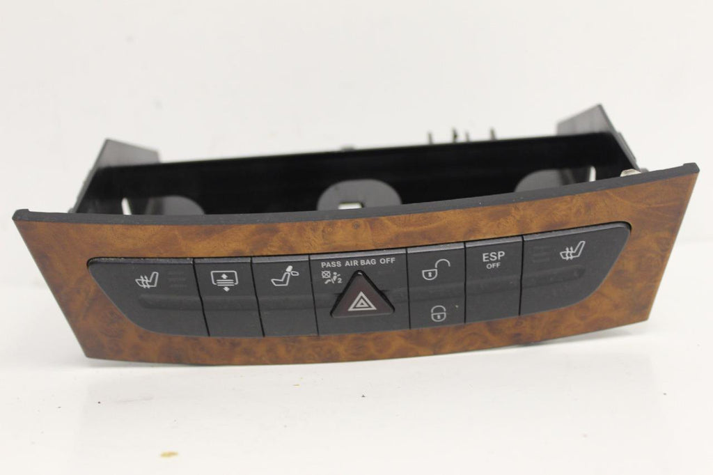 2006 MERCEDES BENZ E500 FRAME BRACKET W/ HAZARD SWITCH - BIGGSMOTORING.COM